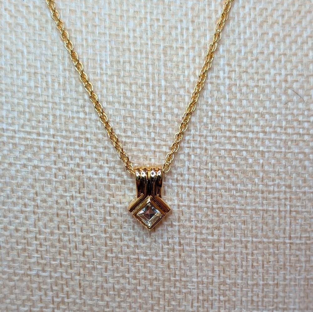 Nina Ricci Gold Plated Geometric Pendant Necklace NWT - Picture 2 of 6